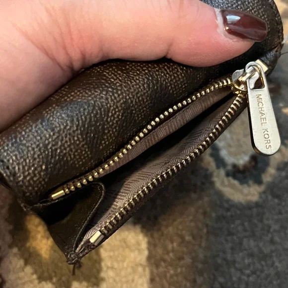 Michael Kors wallet - Picture 4 of 6